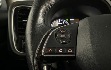 Mitsubishi Outlander III рестайлинг 3, 2017 год, 2 065 000 рублей, 17 фотография