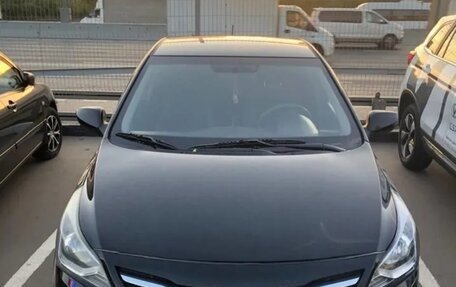 Hyundai Solaris II рестайлинг, 2015 год, 750 000 рублей, 1 фотография