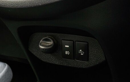 Toyota Vitz, 2019 год, 1 020 000 рублей, 12 фотография