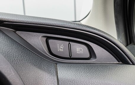 Toyota Vitz, 2019 год, 1 020 000 рублей, 17 фотография