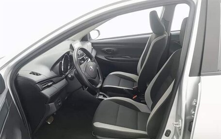 Toyota Yaris XP150 рестайлинг, 2021 год, 1 055 978 рублей, 8 фотография