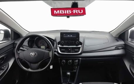 Toyota Yaris XP150 рестайлинг, 2021 год, 1 055 978 рублей, 12 фотография