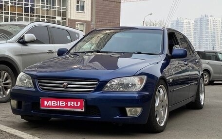 Toyota Altezza, 2001 год, 990 000 рублей, 1 фотография