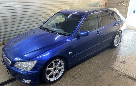 Toyota Altezza, 2001 год, 990 000 рублей, 2 фотография