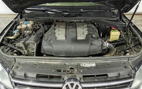 Volkswagen Touareg III, 2011 год, 1 700 000 рублей, 16 фотография