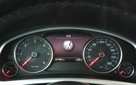 Volkswagen Touareg III, 2011 год, 1 700 000 рублей, 12 фотография