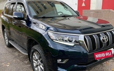 Toyota Land Cruiser Prado 150 рестайлинг 2, 2018 год, 5 700 000 рублей, 2 фотография
