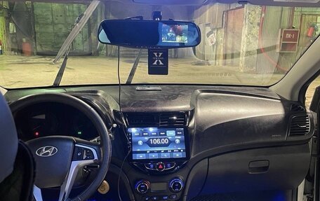 Hyundai Solaris II рестайлинг, 2012 год, 850 000 рублей, 8 фотография