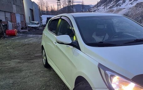 Hyundai Solaris II рестайлинг, 2012 год, 850 000 рублей, 14 фотография