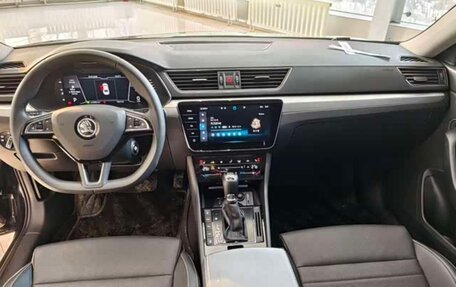 Skoda Superb III рестайлинг, 2023 год, 1 980 000 рублей, 5 фотография