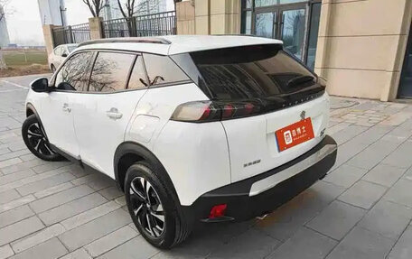 Peugeot 2008 II, 2022 год, 1 630 010 рублей, 3 фотография