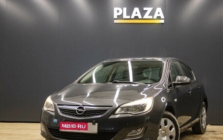 Opel Astra J, 2011 год, 739 000 рублей, 1 фотография