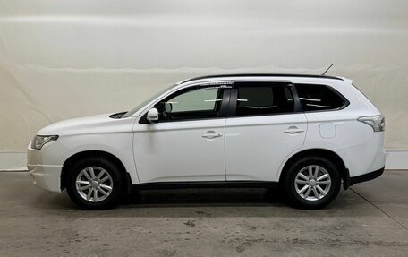 Mitsubishi Outlander III рестайлинг 3, 2013 год, 1 399 000 рублей, 5 фотография