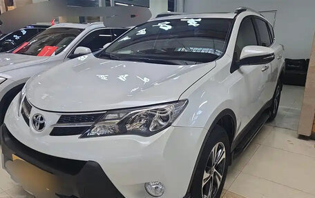 Toyota RAV4, 2015 год, 1 960 000 рублей, 1 фотография