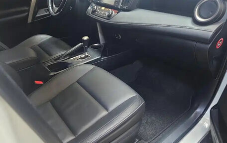 Toyota RAV4, 2015 год, 1 960 000 рублей, 4 фотография