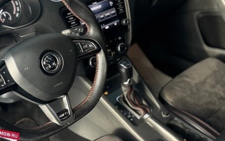 Skoda Octavia RS, 2017 год, 1 750 000 рублей, 13 фотография