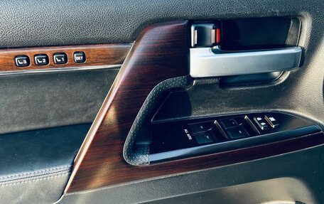 Toyota Land Cruiser 200, 2016 год, 5 990 000 рублей, 14 фотография