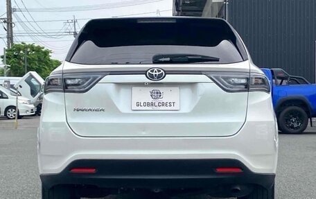 Toyota Harrier, 2017 год, 2 200 000 рублей, 4 фотография