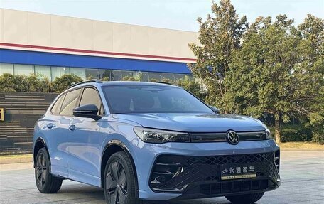 Volkswagen Tiguan, 2024 год, 4 600 000 рублей, 3 фотография