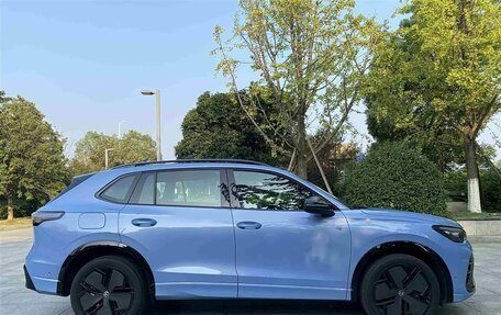 Volkswagen Tiguan, 2024 год, 4 600 000 рублей, 16 фотография