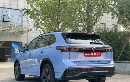 Volkswagen Tiguan, 2024 год, 4 600 000 рублей, 15 фотография