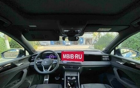 Volkswagen Tiguan, 2024 год, 4 600 000 рублей, 12 фотография