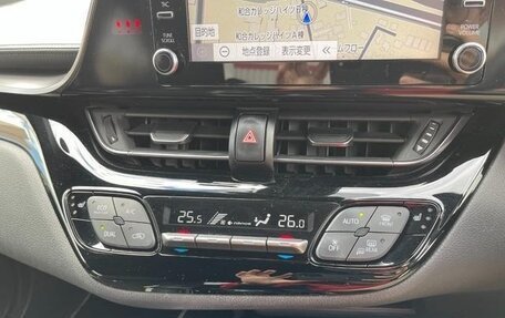 Toyota C-HR I рестайлинг, 2022 год, 1 847 000 рублей, 10 фотография