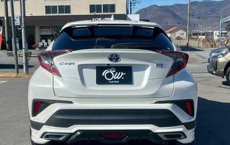 Toyota C-HR I рестайлинг, 2022 год, 1 857 000 рублей, 5 фотография