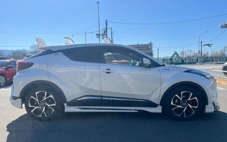 Toyota C-HR I рестайлинг, 2022 год, 1 857 000 рублей, 8 фотография