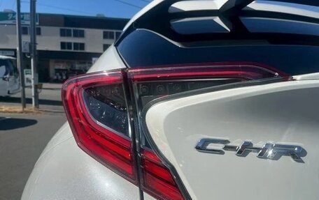 Toyota C-HR I рестайлинг, 2022 год, 1 857 000 рублей, 18 фотография