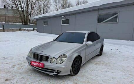 Mercedes-Benz E-Класс, 2005 год, 699 000 рублей, 1 фотография