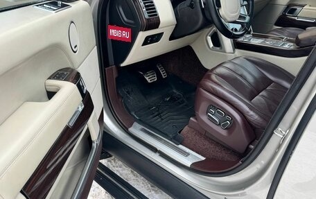 Land Rover Range Rover IV рестайлинг, 2015 год, 3 670 000 рублей, 32 фотография