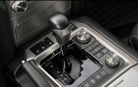 Toyota Land Cruiser 200, 2019 год, 7 500 000 рублей, 20 фотография