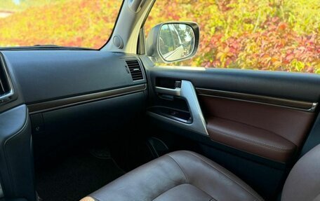 Toyota Land Cruiser 200, 2019 год, 7 500 000 рублей, 23 фотография