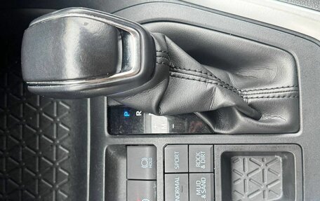 Toyota RAV4, 2021 год, 3 530 000 рублей, 12 фотография