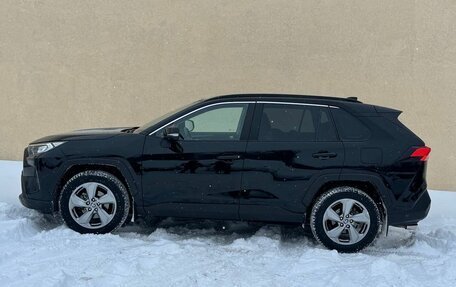 Toyota RAV4, 2021 год, 3 530 000 рублей, 8 фотография