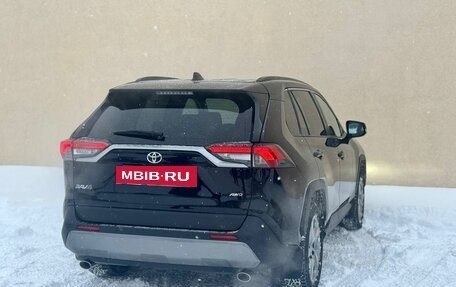 Toyota RAV4, 2021 год, 3 530 000 рублей, 4 фотография