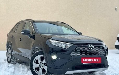 Toyota RAV4, 2021 год, 3 530 000 рублей, 3 фотография