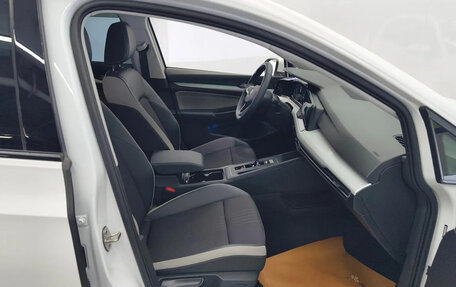 Volkswagen Golf VIII, 2022 год, 1 650 000 рублей, 6 фотография