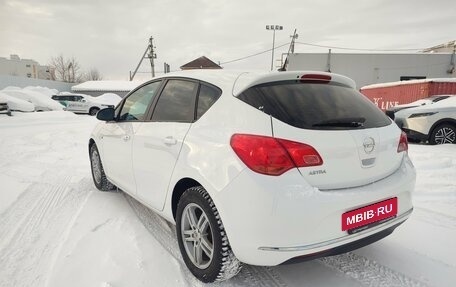 Opel Astra J, 2013 год, 670 000 рублей, 4 фотография