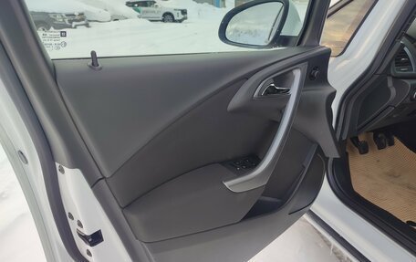 Opel Astra J, 2013 год, 670 000 рублей, 14 фотография