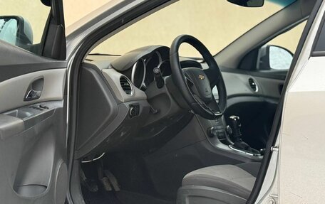 Chevrolet Cruze II, 2010 год, 635 000 рублей, 9 фотография