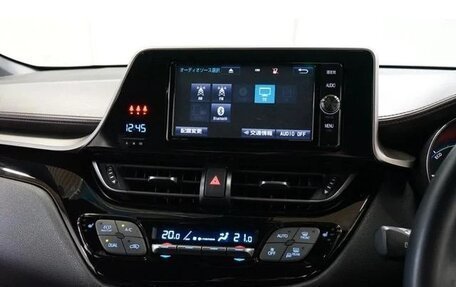 Toyota C-HR I рестайлинг, 2022 год, 1 851 000 рублей, 8 фотография