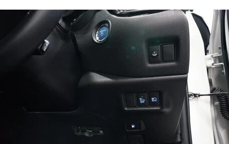 Toyota C-HR I рестайлинг, 2022 год, 1 851 000 рублей, 9 фотография