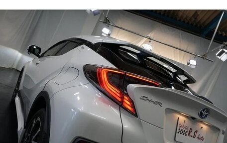 Toyota C-HR I рестайлинг, 2022 год, 1 851 000 рублей, 15 фотография