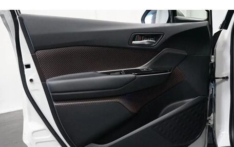 Toyota C-HR I рестайлинг, 2022 год, 1 851 000 рублей, 28 фотография