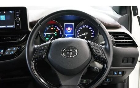 Toyota C-HR I рестайлинг, 2022 год, 1 851 000 рублей, 31 фотография