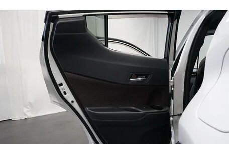 Toyota C-HR I рестайлинг, 2022 год, 1 851 000 рублей, 29 фотография