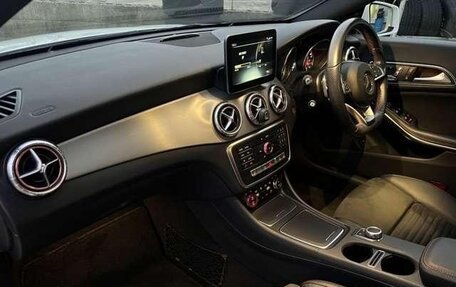 Mercedes-Benz CLA, 2019 год, 1 350 000 рублей, 15 фотография