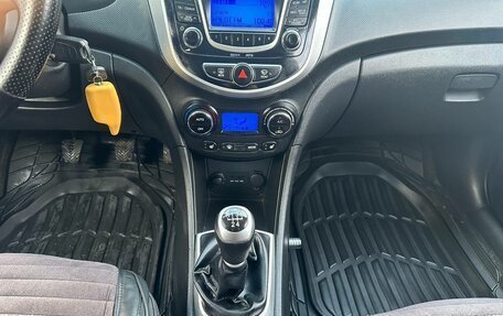 Hyundai Solaris II рестайлинг, 2011 год, 580 000 рублей, 11 фотография